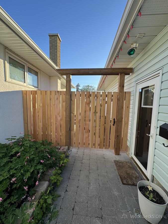Fence and gates, Crestview