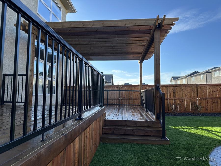 Deck with pergola, Fort Richmond